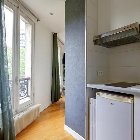 405 Pinel - Superbe A Paris